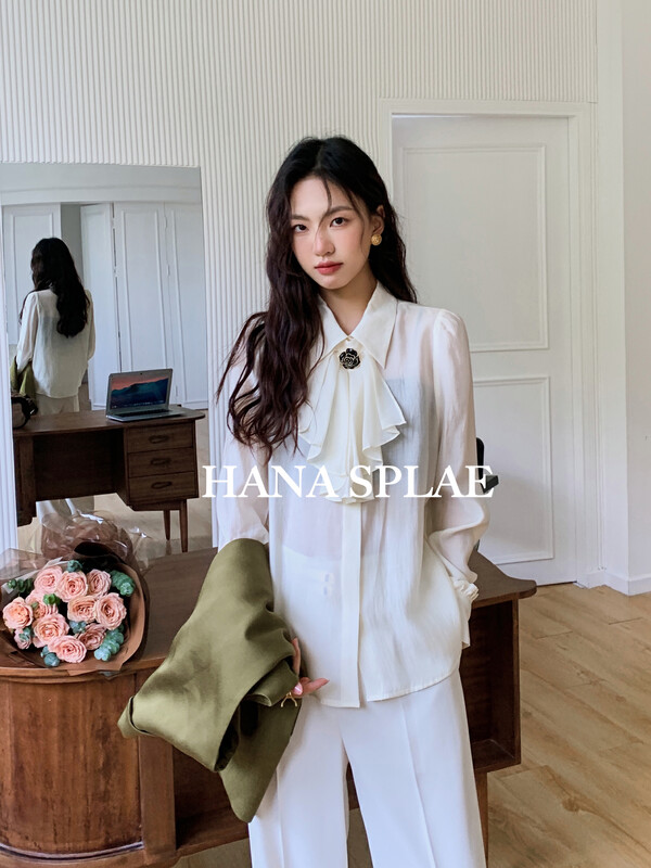 Autumn is new! [HANNA Hanna] Elegant and solid color texture Tencel shirt (with collar flower) H10378# JHY