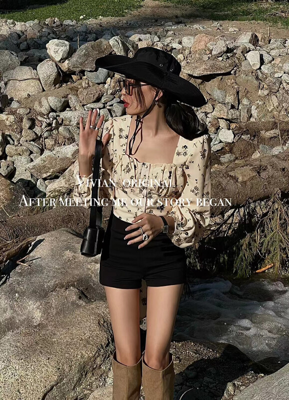 New in early autumn!【VIVIAN】French square collar loose back strap waist shirt 90314# ZXX