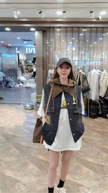 New in autumn!  [Jinhan] Casual Loose Back Bear Cowboy Vest (with Removable Hat) YS2-8156# GYJ