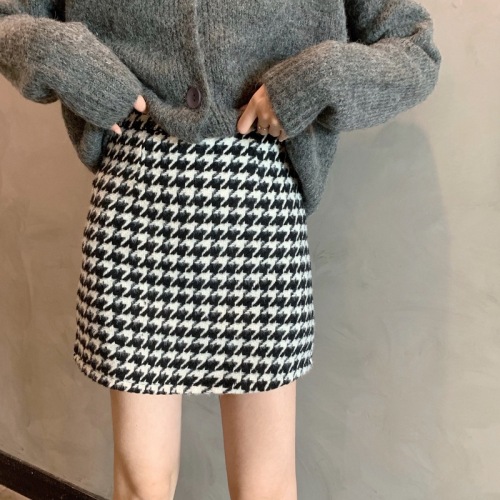 Real shot real price Korean version houndstooth woolen skirt short skirt is thin plaid a-line skirt with hips