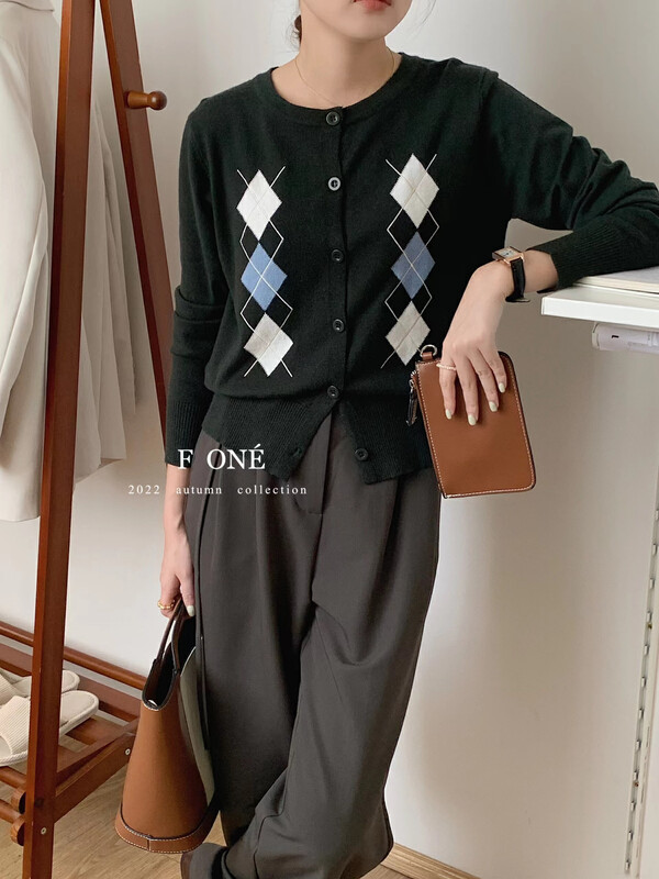 New in autumn! [F ONE] Korean retro diamond round neck knitted cardigan 26120# WPL