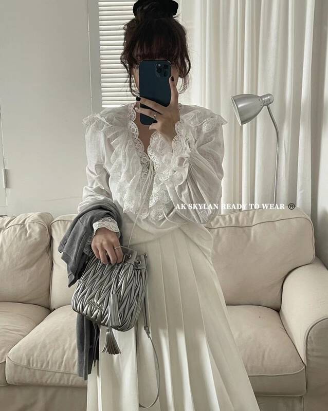 Autumn is new! [A.K SKYLAN] Sweet and gentle shirt with lotus leaf 82810# HYY
