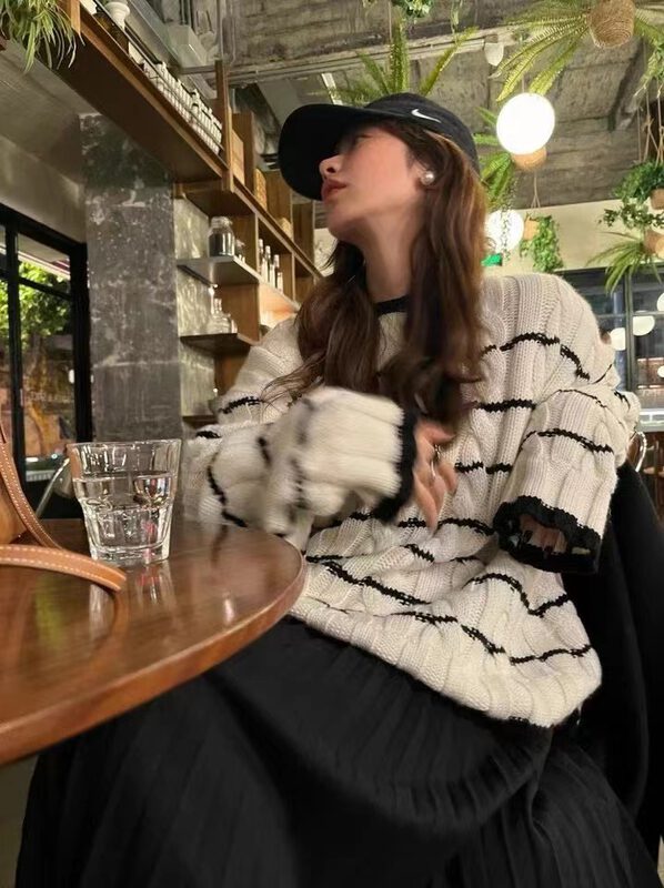 New in autumn! [A.K SKYLAN] Round neck striped loose warm sweater 10150# ZXL