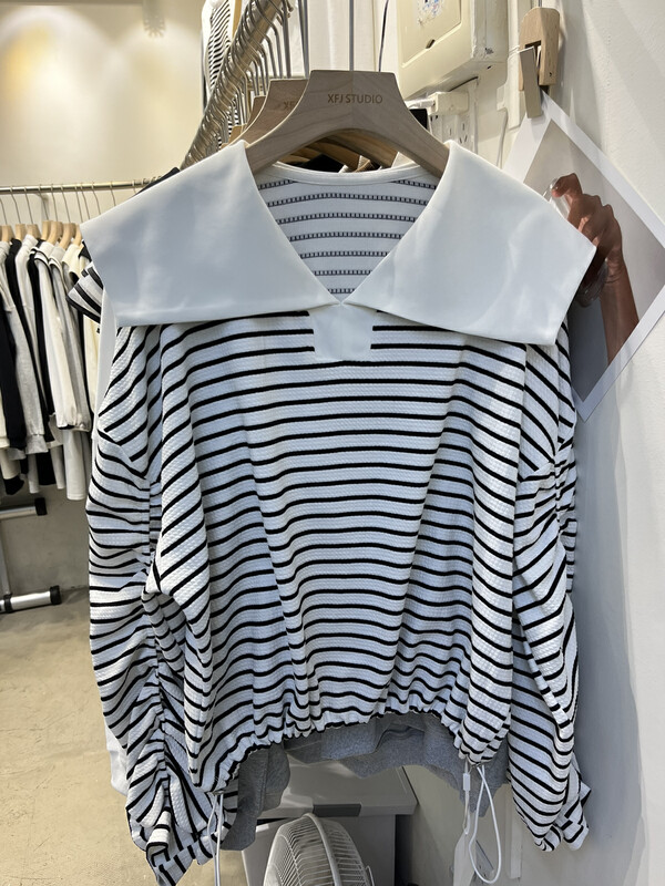 New in autumn! [Xiaofanjia] Large lapel striped drawstring sweater YS1-521# LSW