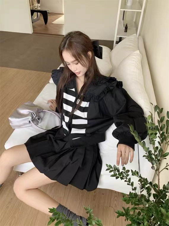 New in autumn! [Xiaofanjia] Korean version stitched ruffled striped short knitted cardigan YS2-817# LSW