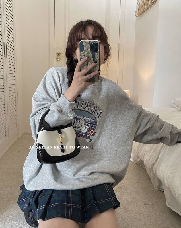 New in autumn! [A.K SKYLAN] Letter Embroidered Loose Sweater 82788# ZXL