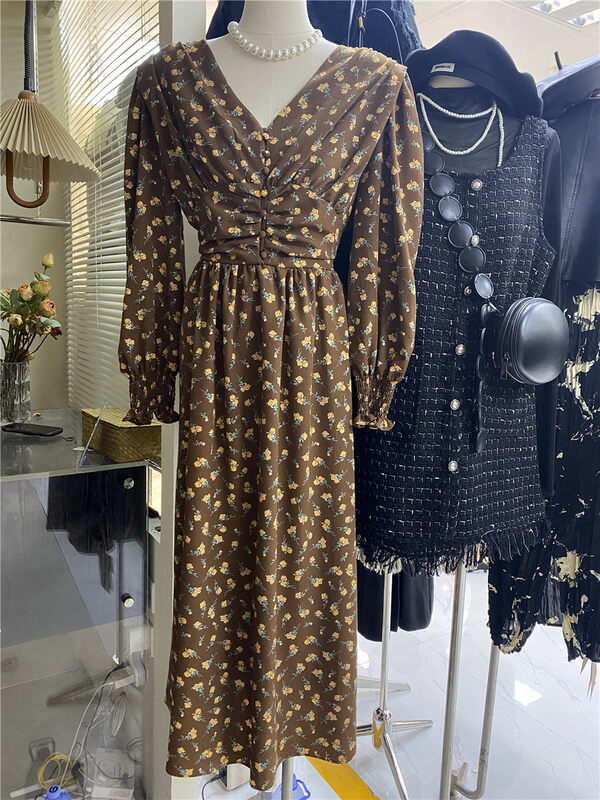 Autumn is new! [MOST] V-neck waist idyllic romantic dress 97398# ZJY