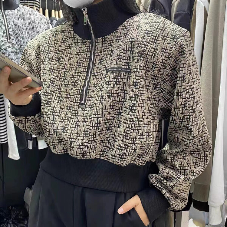 New in autumn! [Xiaofanjia] Personalized letter color matching half turtleneck short sweater 545# LSW