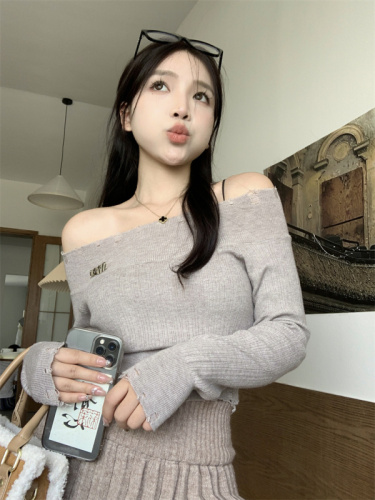 Real shot real price sweet and spicy girl one-shoulder shorts knitted top