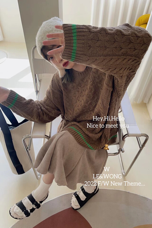 【LE&WONG】Classic Retro Twist Loose Simple Sweater Pullover Sweater 7033