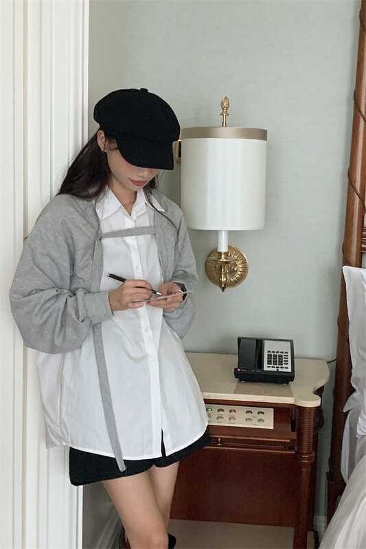 Autumn is new! [Timely rain] Korean ins short outer cardigan + solid color shirt two-piece suit 46708# WPL