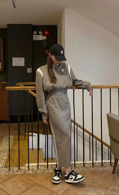 New in early autumn! [MI] Korean version of heart embroidered baseball jacket + fashionable simple skirt suit 1285# PCZ