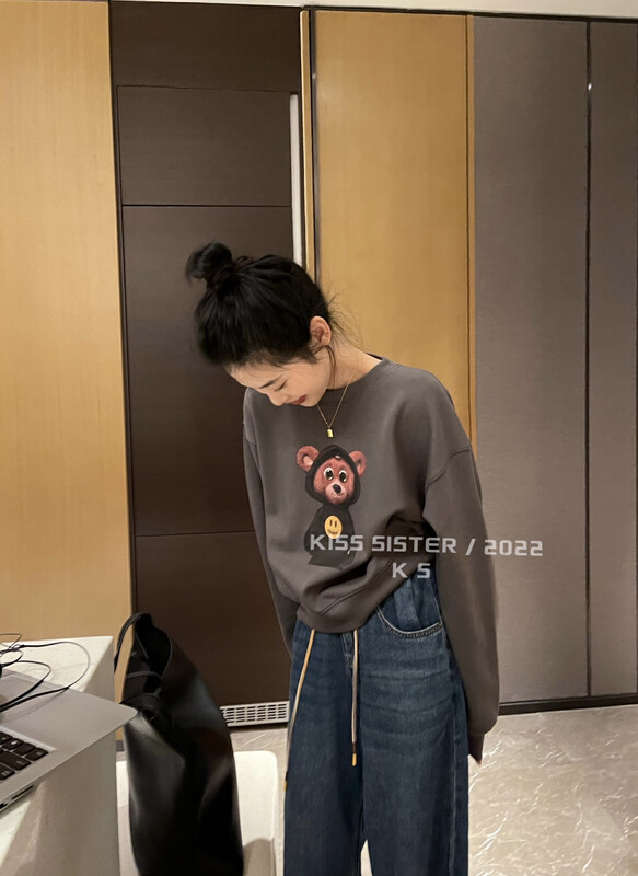 【KISS SISTER】Korean style fashion bear sweater 22Y9821