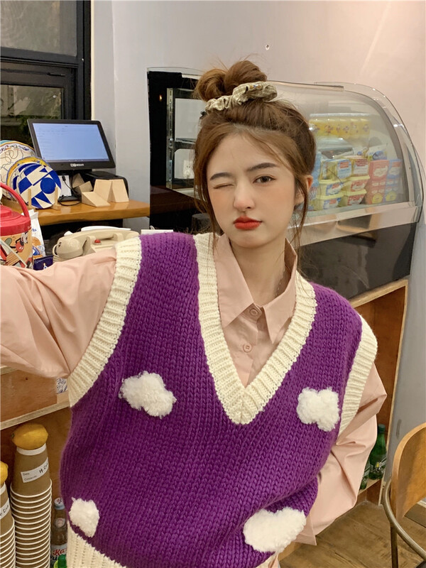 New in autumn! [Timely rain] Hanfeng ins sweet and age-reducing V-neck three-dimensional cloud all-match vest (excluding inner wear) A1719# WPL