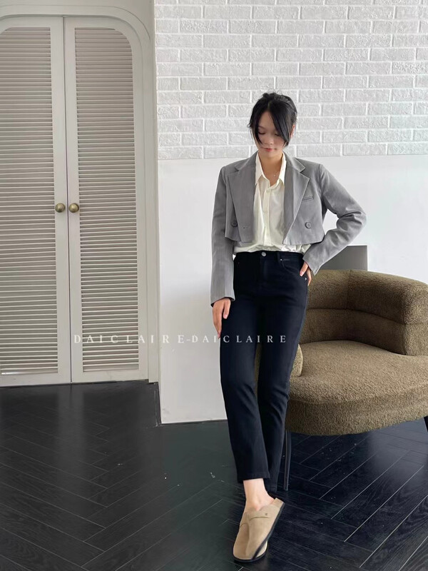 New in early autumn! [Strictly selected by buyers-Dai Jiaer] Versatile high-waisted slim-fit cropped jeans 60052# CL