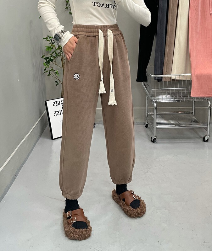 New in autumn! [KAKAJIA] Korean version of the smiley face embroidered casual pants 2705# OZQ