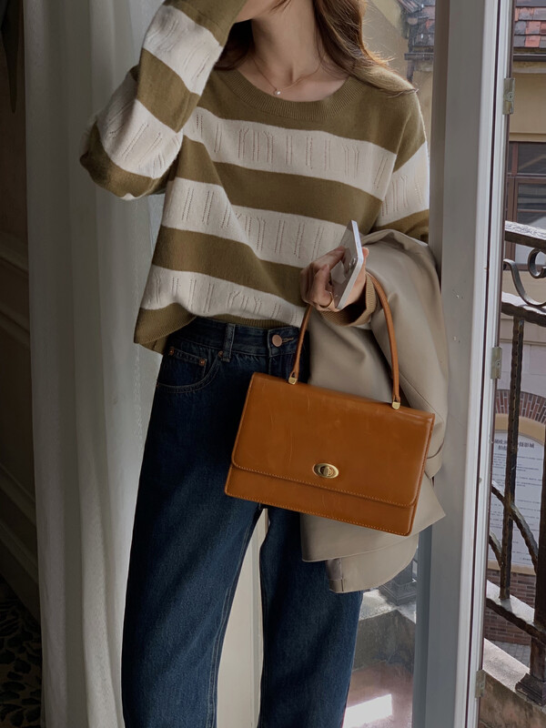 【T.G】Korean style round neck striped loose warm sweater (100% wool) 18208# CLS