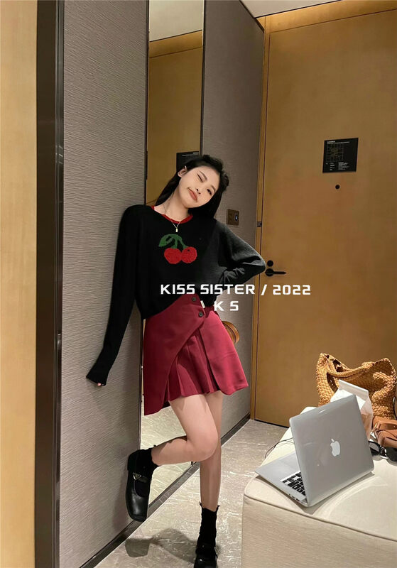 New in early autumn! [KISS SISTER] Cherry Pattern Ice Silk Cropped Knit Sweater 22M8206# CQW