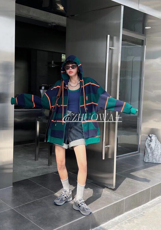 New in autumn! [Strictly selected by buyers - Zhuowa] Personalized striped letter loose hooded short coat 8058# CL