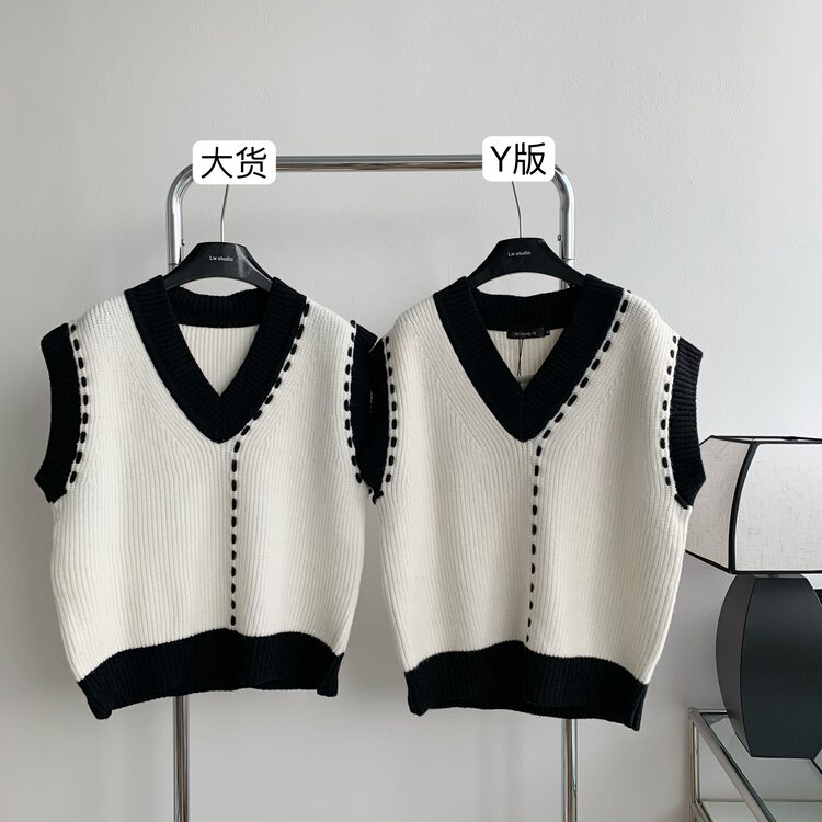 New in autumn!【KAKAJIA】Korean V-neck single-row sleeveless vest (only vest) 2653# OZQ