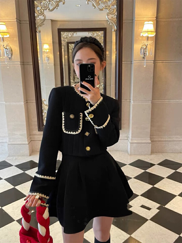 Autumn is new!【KIKI STUDIO】Celebrity Xiaoxiang style short coat + simple skirt suit 6530# HJY