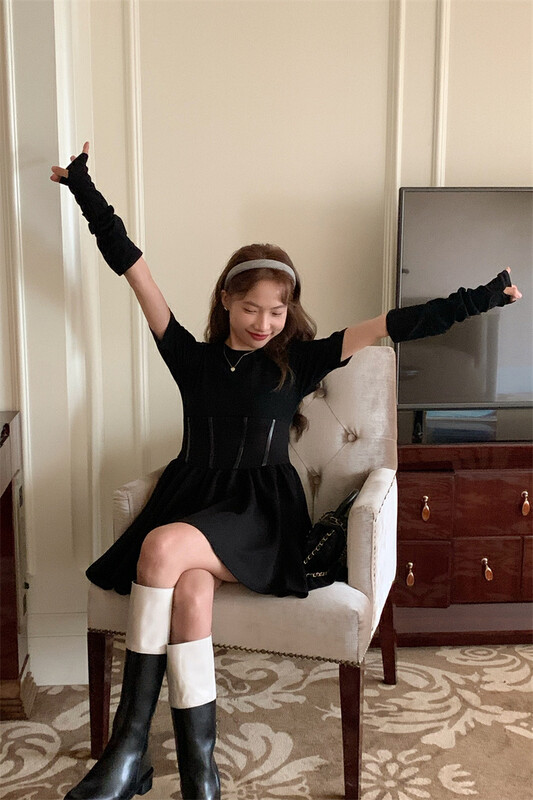 New in autumn! [Timely rain] Korean style ins temperament small fragrant tutu skirt design is thin and elastic chic dress (with sleeves) N1278# WPL