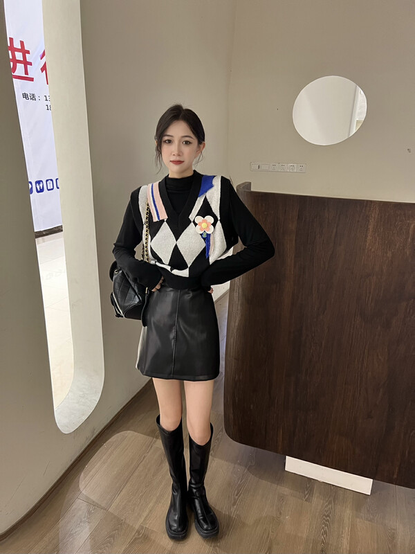 Autumn models are new! [FEIMAO (YIMAO)] Korean version of the Lingge knitted vest (small flowers cannot be removed) Z-13772# LSL