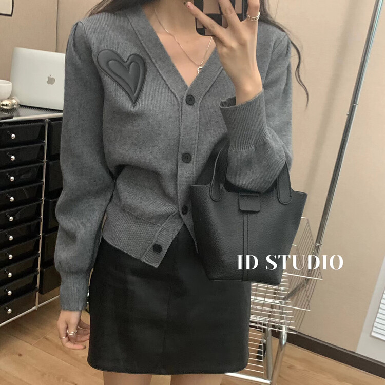 New in autumn! [I-D] Korean V-neck small heart knitted cardigan 3172# L