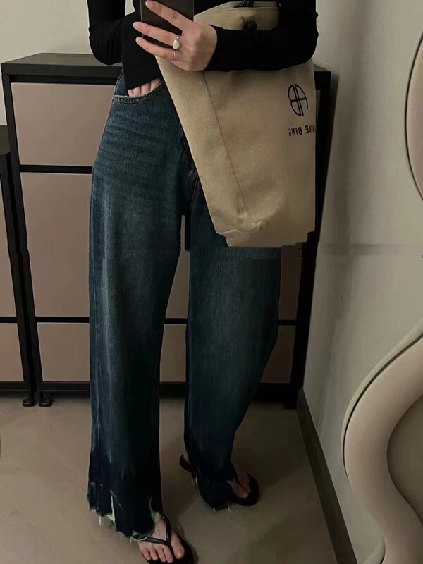 New in autumn! [MI] Korean version of the straight-leg jeans with frayed edges 1610# PCZ