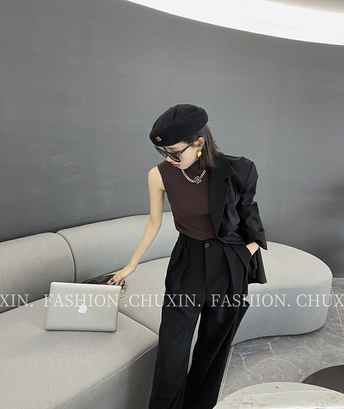Autumn is new! [C.X original heart] temperament solid color self-cultivation stand-up collar outer vest/sling Z537# WTT