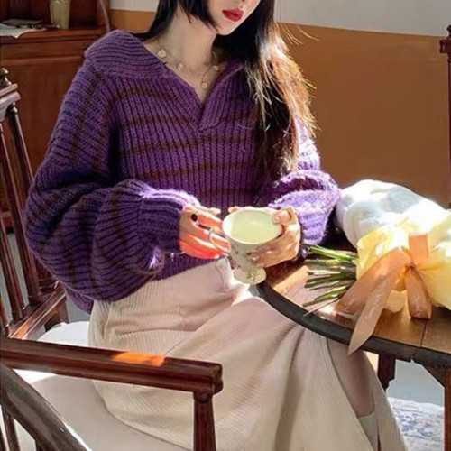 Striped sweater women's design sense niche knitted sweater 2022 new autumn and winter loose outer wear small short top