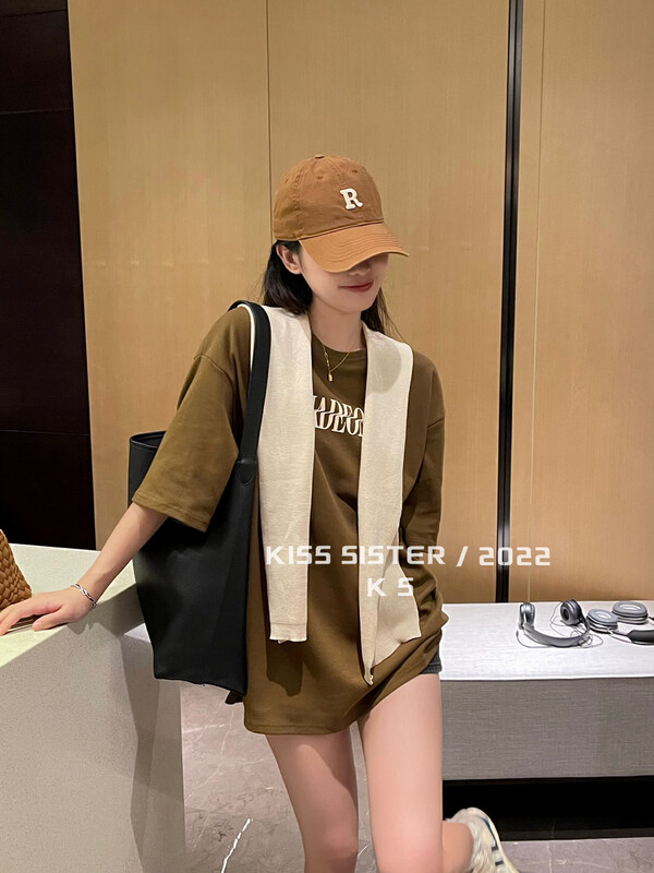 【KISS SISTER】Korean version of the middle-sleeve loose all-match long-sleeved T-shirt (with shawl) 22Y9802