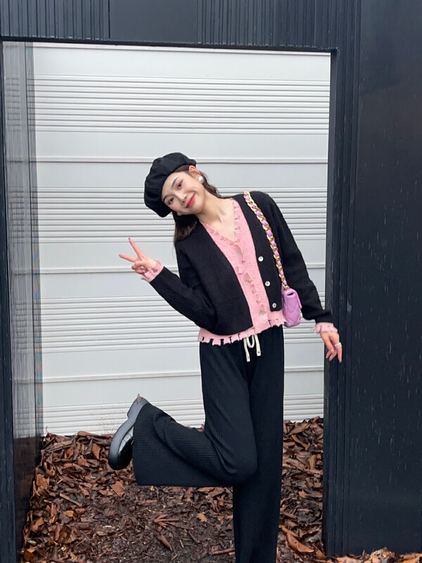 【FEI MAO】Design fake two-piece stitching breasted sweater Z-3054