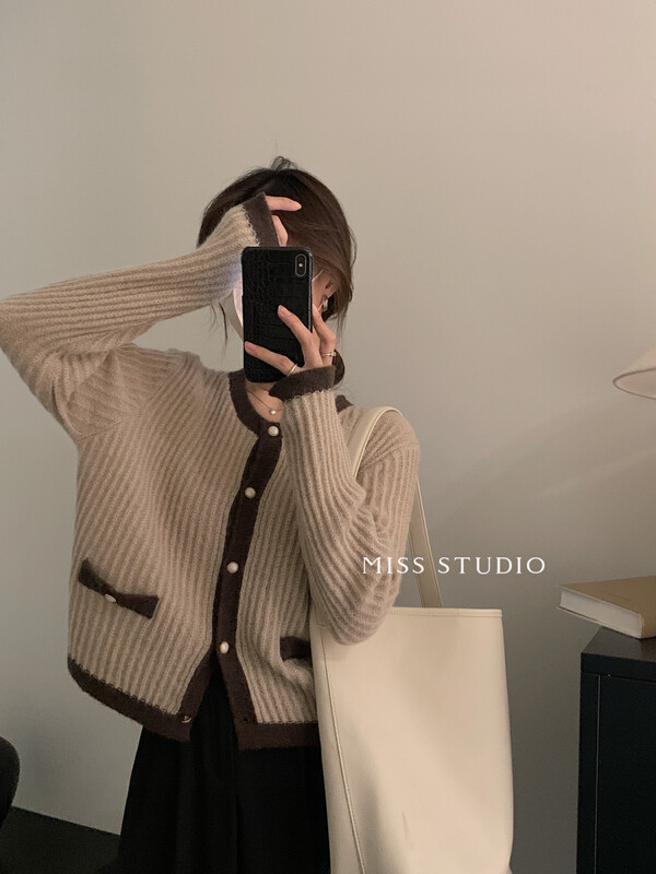 【MISS】Korean color-blocked gold button sweater A0651