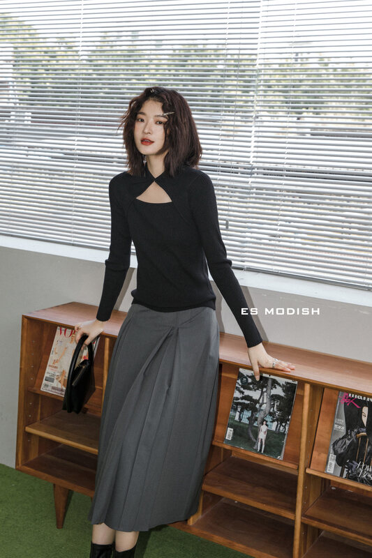 Autumn is new! [ES MODISH] Solid Color Slim Fit Polo Collar Hollow Warm Sweater (Contains 36% Wool) BL1865# CQW