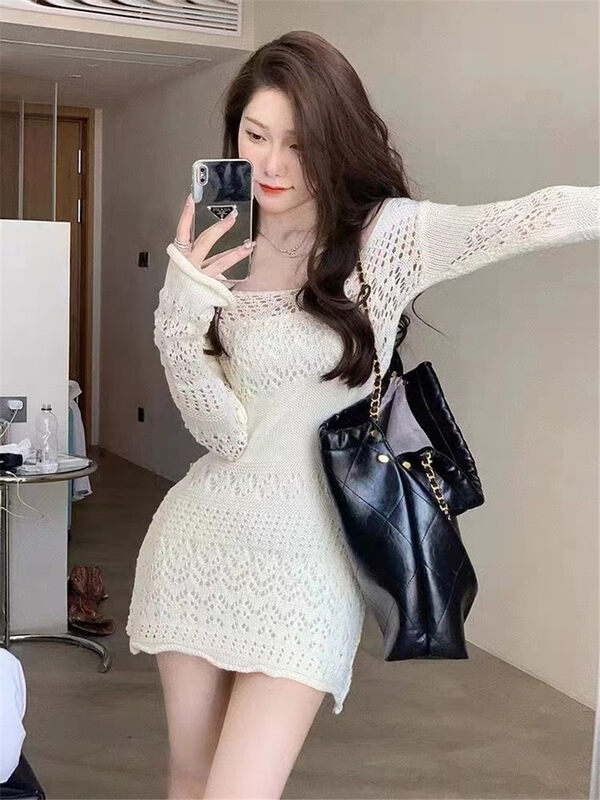 Autumn is new! [Han C's home] Small woman temperament V-neck hollow knitted dress + long suspender inner suit 0369# PCZ