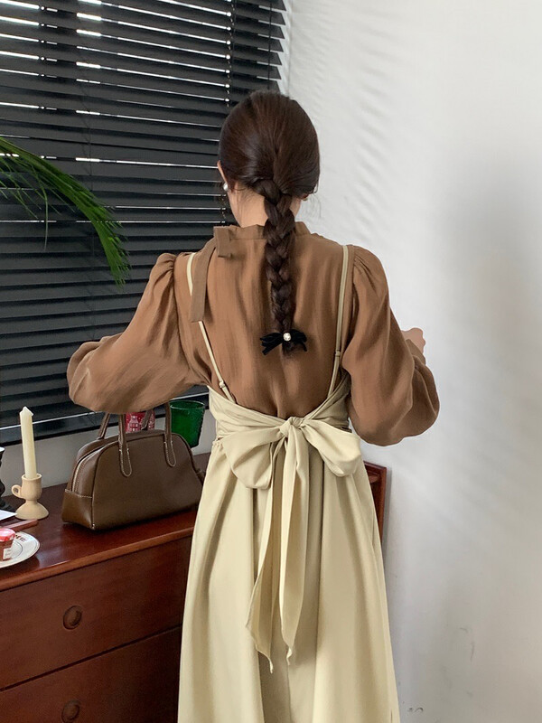 New in early autumn! [Timely rain] Korean style ins retro stand collar lace loose shirt + slim design open back bow suspender dress suit 09508# WPL
