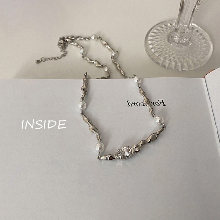 New in early autumn! [INSIDE] Korean simple design, irregular pearl personality simple short necklace (with random box) X3439# ZXL