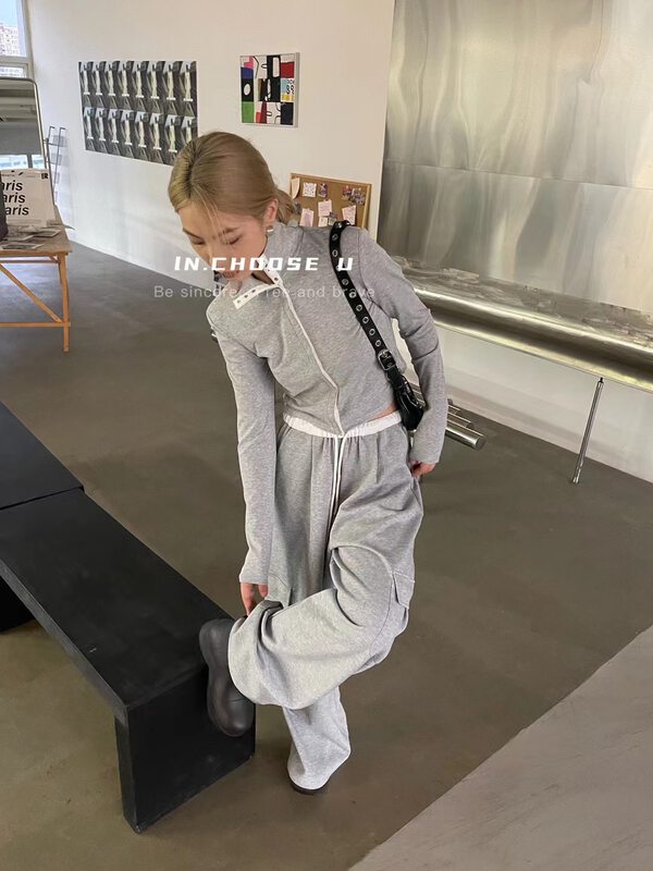 【IN.CHOOSE U】Half turtleneck dark button sports style long-sleeved T-shirt 66305# CQW