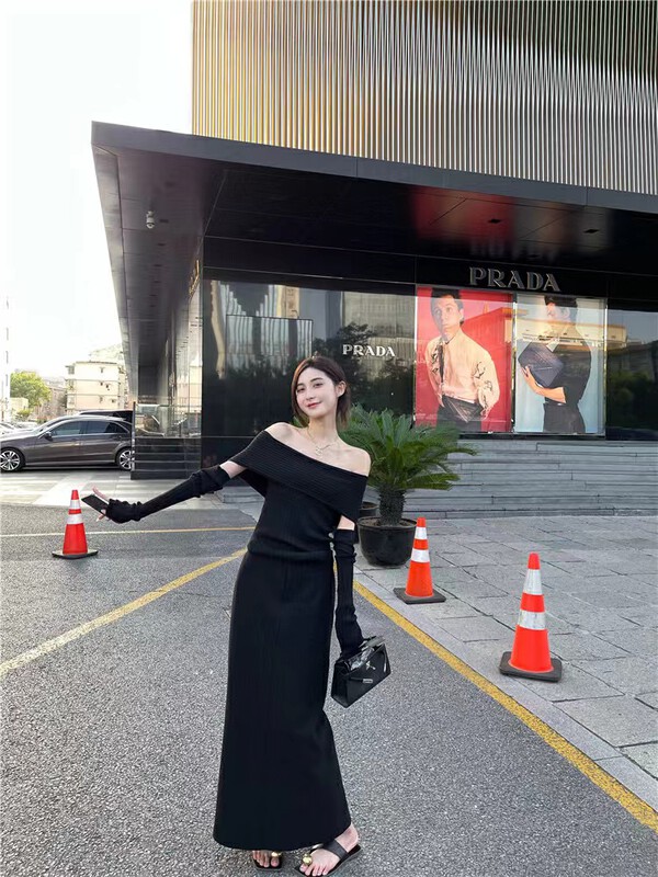 New in autumn!【KAKAJIA】Sexy one-neck large off-the-shoulder warm sweater (with detachable sleeves) 2691# OZQ