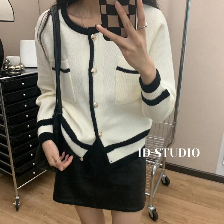 New in autumn! [I-D] Korean round neck single-breasted warm sweater 3168# L