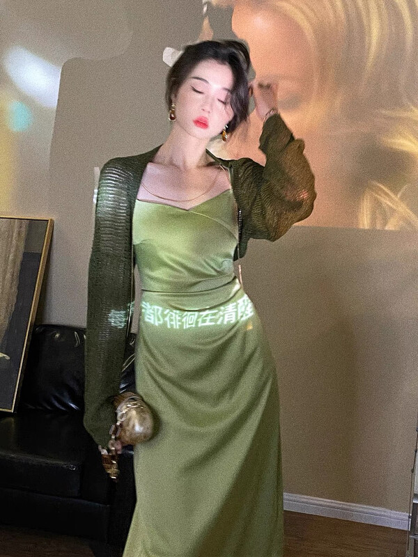 【KIKI STUDIO】Early autumn lady style silky satin suspender dress + knitted cardigan suit (with detachable chain) 6495# HJY