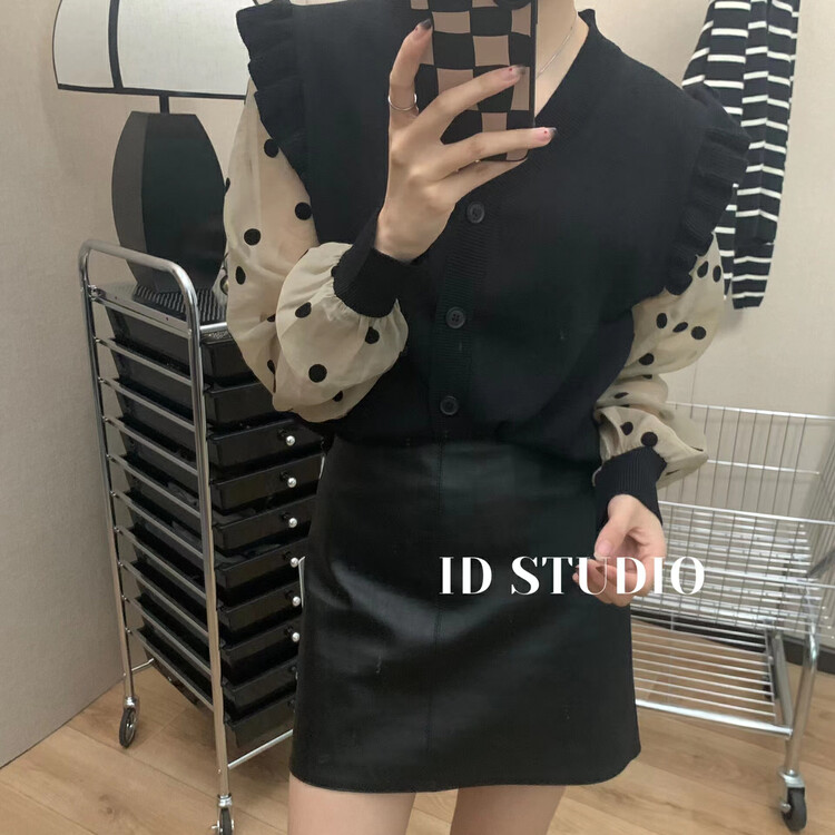 Autumn is new! [I-D] Korean version of the V leader spell wave dot shirt 3156# L