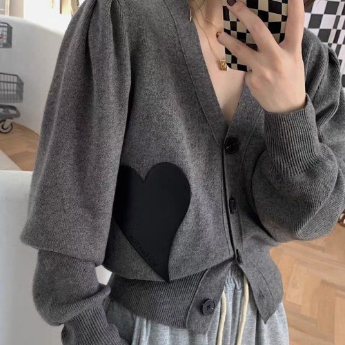Autumn Western-style small man high waist short section is thin long sleeve love knitted sweater small cardigan female v-neck jacket top
