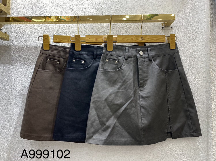 New in early autumn!  [Queen QUEEN] Casual Simple High Waist Thin A-Line Leather Skirt A999102# OZQ