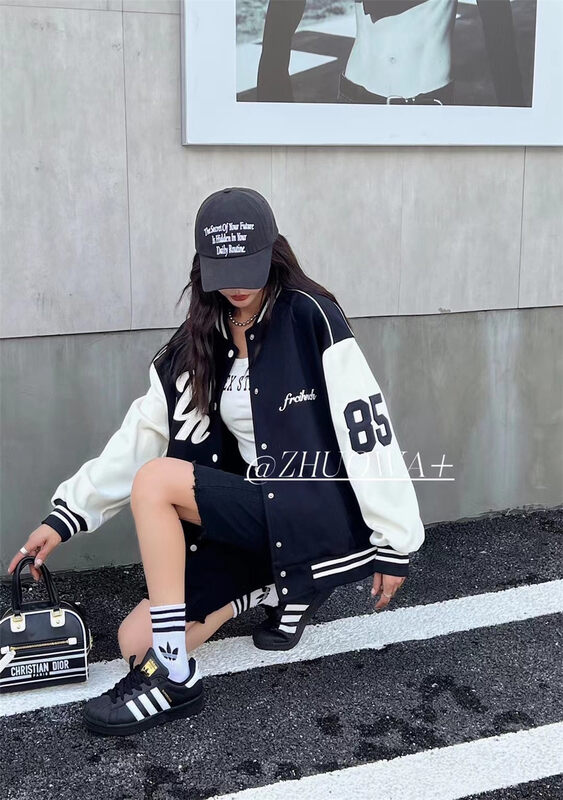 New in autumn! [Strictly selected by buyers - Zhuowa] Personalized color matching sleeve letter loose short coat 8071# CL