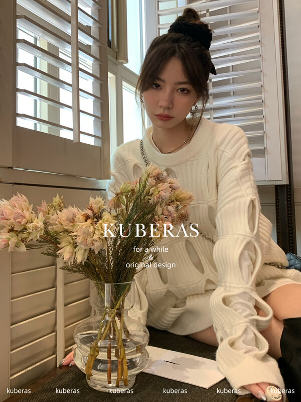 【FEI MAO】Round Neck Loose Design Hollow Sweater Z-2100