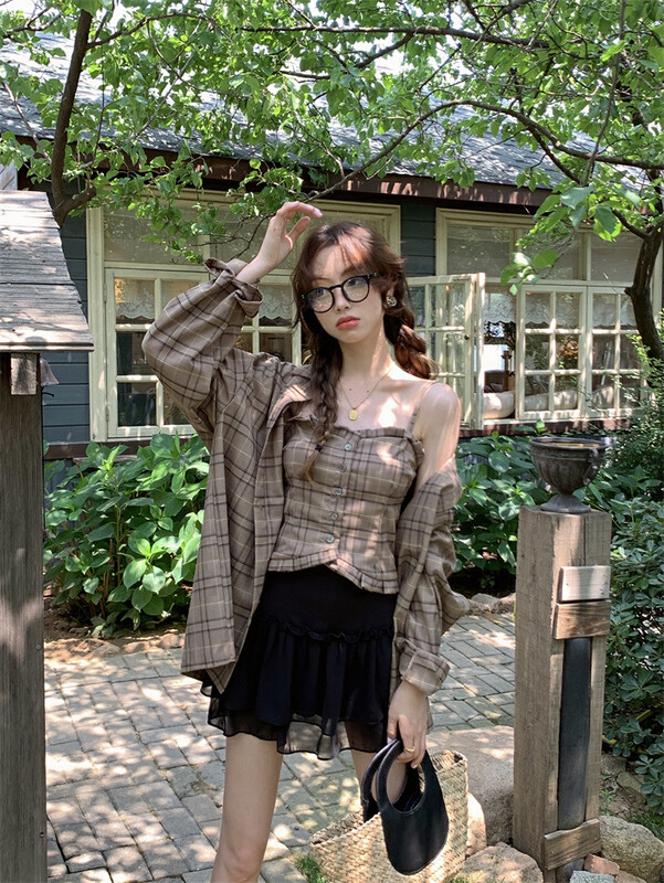 早秋上新!【及時雨】復古設計感格子襯衫+甜美吊帶小衫套裝(沒有裙子)  69059#  WPL
