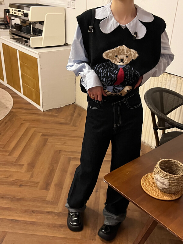 【FEI MAO】Cartoon age-reducing V-neck sweater vest vest Z-3090