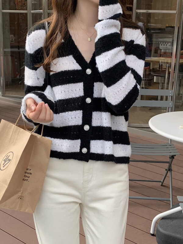 New in autumn! [T.G] Korean striped casual V-neck breasted warm sweater (including 32% wool) 18305# CLS